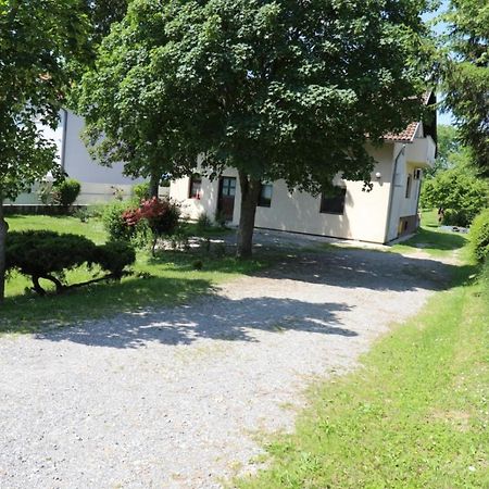 Maple Place Велика-Горица Экстерьер фото